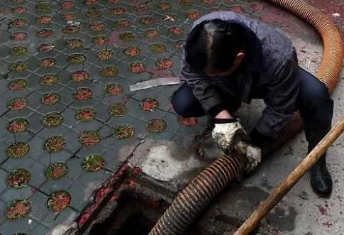 安国高压清洗管道公司分享下为什么要高压清洗板换